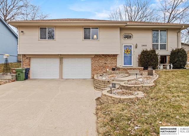 Property at 2802 Ponderosa Dr, Bellevue, NE 68123, 3 beds, 2.5 baths