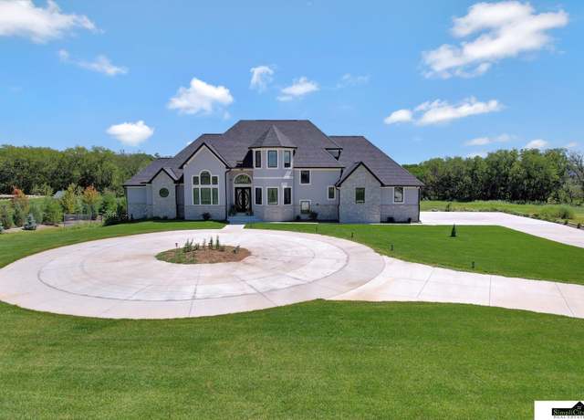 Property at 17380 S 77 Pt, Hickman, NE 68372, 6 beds, 5.5 baths