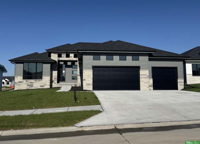 Property at 5502 N 212th St, Elkhorn, NE 68022, 6 beds, 3 baths