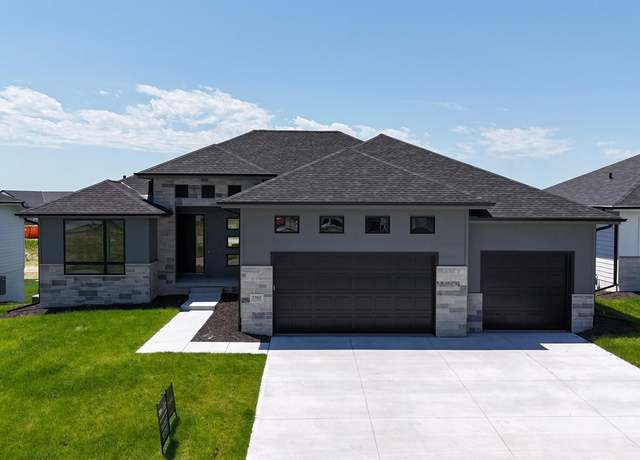 Property at 5502 N 212th St, Elkhorn, NE 68022, 6 beds, 3 baths