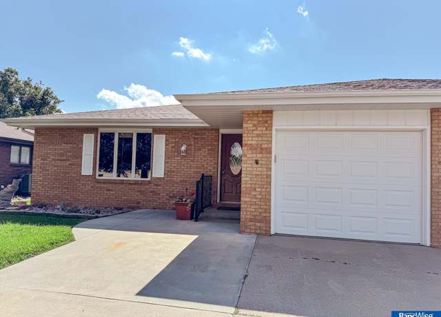 Property at 1881 Meadow Ln, Seward, NE 68434, 3 beds, 3 baths