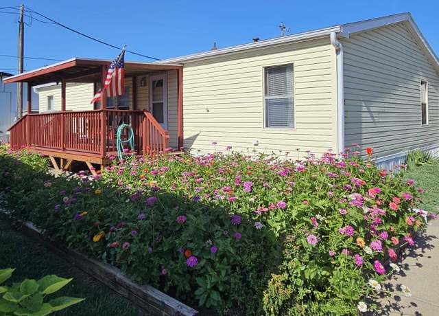 Property at 3101 Washington St #42, Bellevue, NE 68005, 3 beds, 2 baths