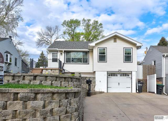 Property at 2338 N 67th Ave, Omaha, NE 68104, 3 beds, 1 bath