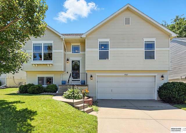 Property at 19617 W St, Omaha, NE 68135, 3 beds, 2 baths