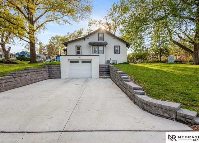 Property at 7602 Maywood St, Ralston, NE 68127, 3 beds, 1 bath