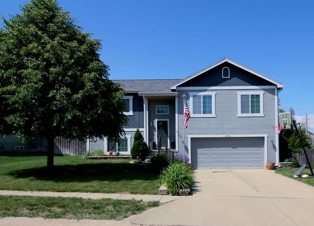 Property at 21006 Paradise Dr, Gretna, NE 68028, 3 beds, 2 baths