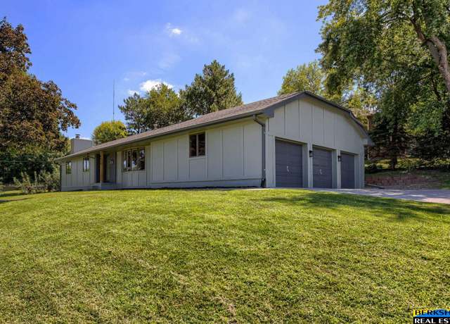Property at 8029 Himebaugh Ave, Omaha, NE 68164, 3 beds, 2.5 baths