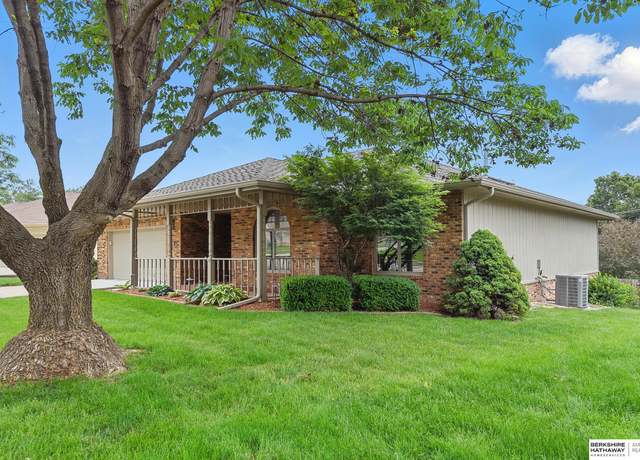 Property at 15618 L St, Omaha, NE 68135, 3 beds, 2.5 baths