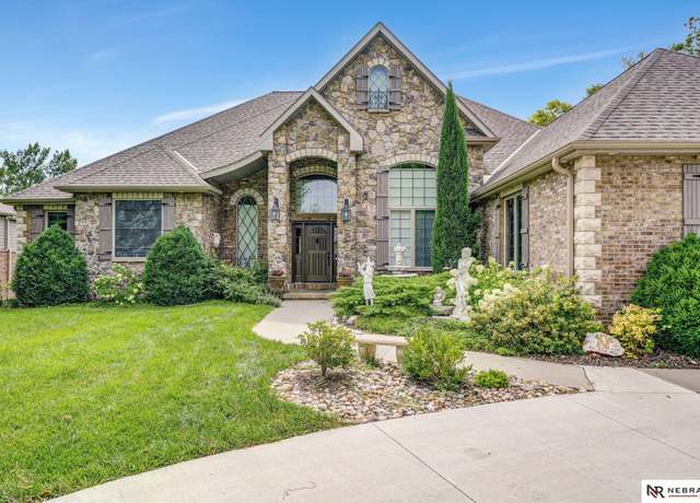 Property at 9201 Wildfire Rd, Lincoln, NE 68512, 4 beds, 4 baths