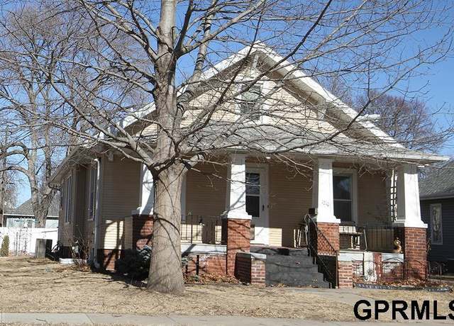 Property at 1210 Taylor Ave, Norfolk, NE 68701, 3 beds, 3 baths