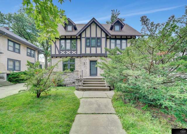Property at 1735 S 25 St, Lincoln, NE 68502, 7 beds, 2.5 baths