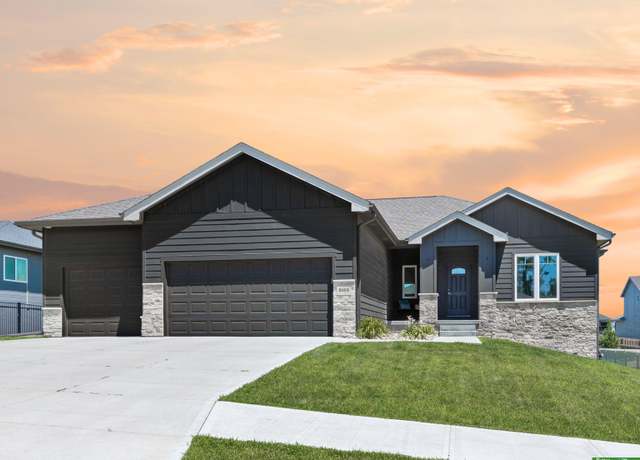 Property at 8169 S 185th St, Omaha, NE 68136, 5 beds, 3 baths