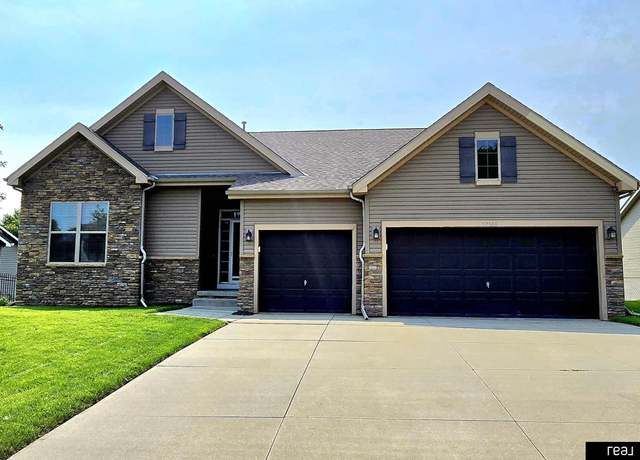 Property at 17105 Chandler St, Omaha, NE 68136, 3 beds, 3 baths