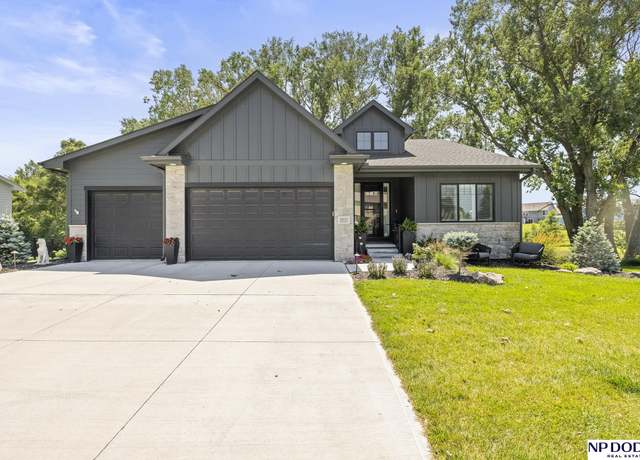 Property at 18221 Redwood St, Omaha, NE 68136, 4 beds, 3 baths