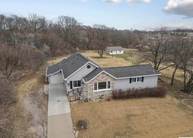 Property at 6837 N 60th St, Omaha, NE 68152, 3 beds, 3 baths
