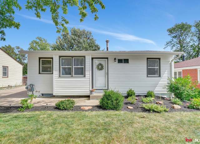 Property at 2010 N 59th St, Lincoln, NE 68505, 3 beds, 2 baths