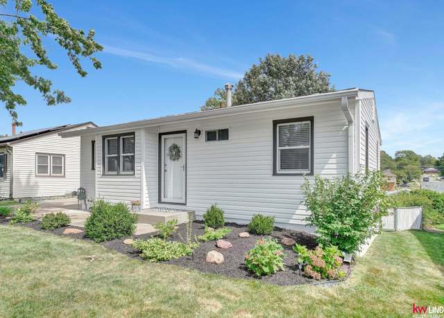 Property at 2010 N 59th St, Lincoln, NE 68505, 3 beds, 2 baths