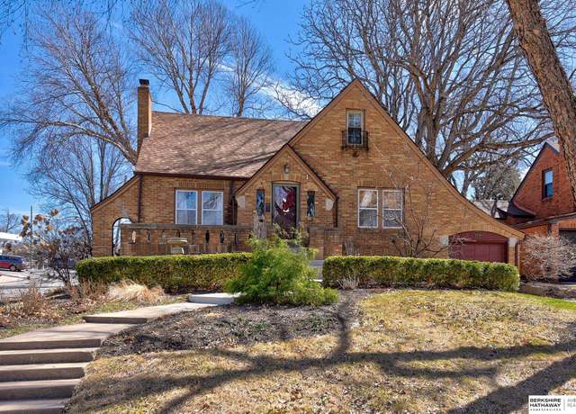 Property at 2719 N 53rd St, Omaha, NE 68104, 3 beds, 3 baths