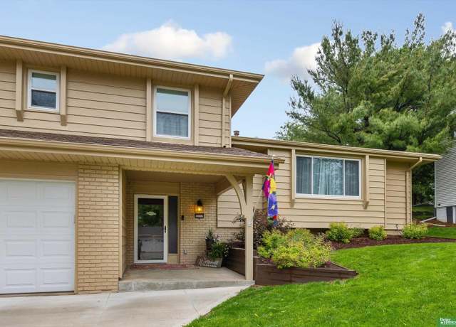 Property at 12712 Harney St, Omaha, NE 68154, 4 beds, 2.5 baths
