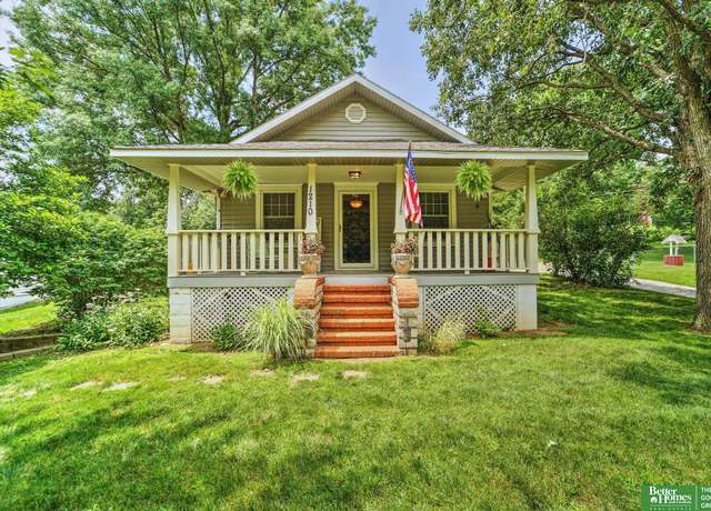 Property at 1210 Prairie Ave, Bellevue, NE 68005, 3 beds, 3 baths