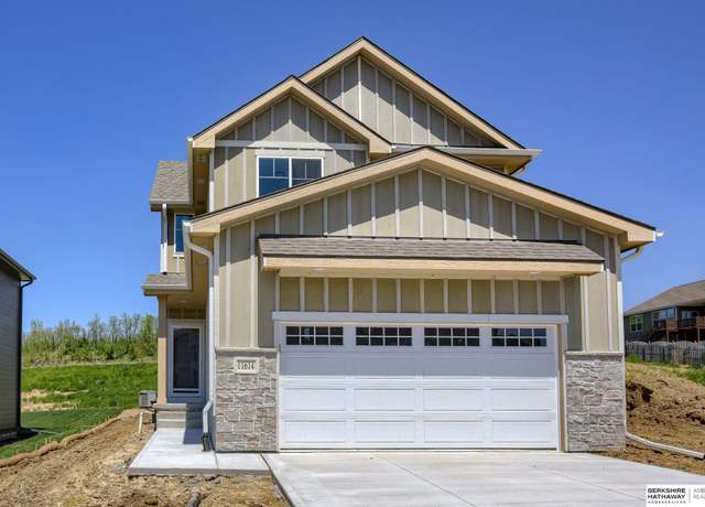 Property at 11614 King St, Omaha, NE 68142, 3 beds, 2.5 baths