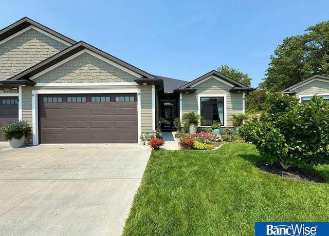 Property at 7610 Silver Cir, Lincoln, NE 68506, 3 beds, 3 baths