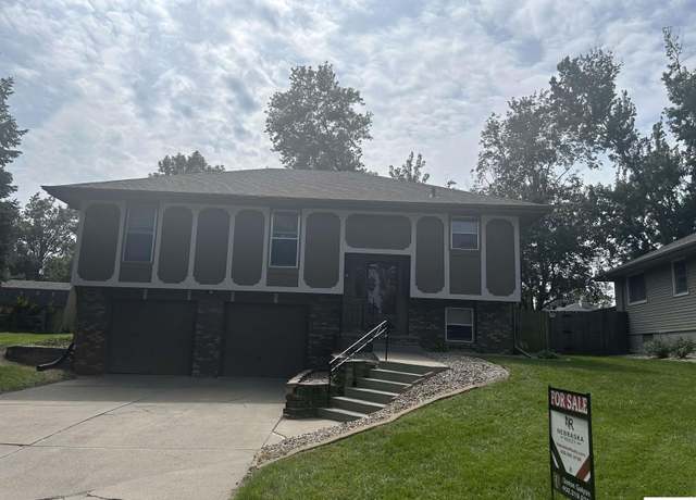 Property at 15161 R St, Omaha, NE 68137, 3 beds, 2.5 baths