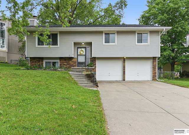 Property at 9804 S 20th St, Bellevue, NE 68123, 3 beds, 2.5 baths