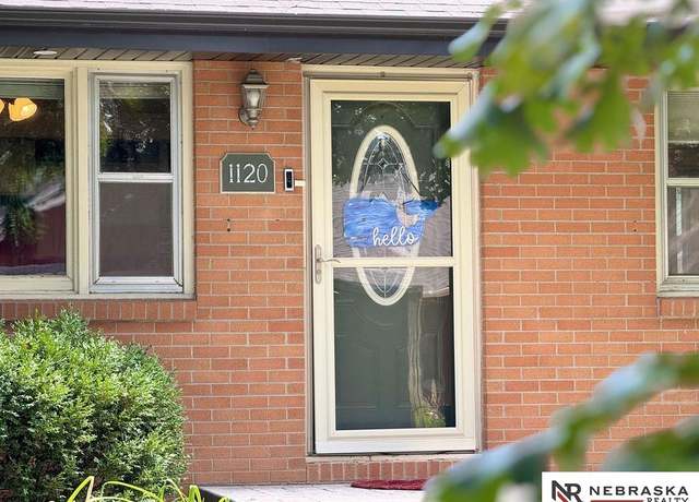Property at 1120 N 41st St, Lincoln, NE 68503, 3 beds, 2 baths