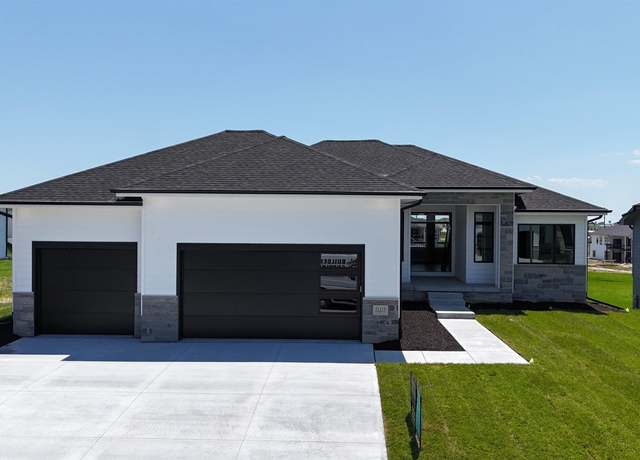 Property at 21113 Arlington St, Elkhorn, NE 68022, 5 beds, 3 baths