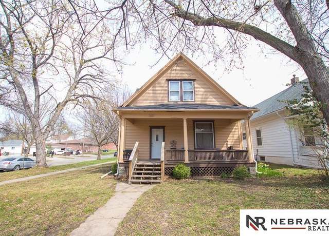 Property at 200 S 29th St, Lincoln, NE 68510, 4 beds, 2 baths