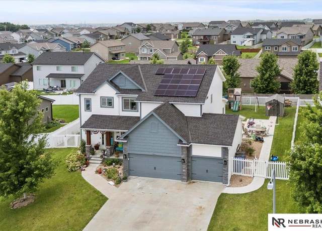 Property at 7184 N 165th St, Bennington, NE 68007, 6 beds, 3.5 baths