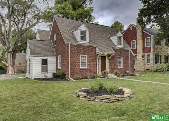 Property at 2002 N 55 St, Omaha, NE 68104, 4 beds, 2.5 baths