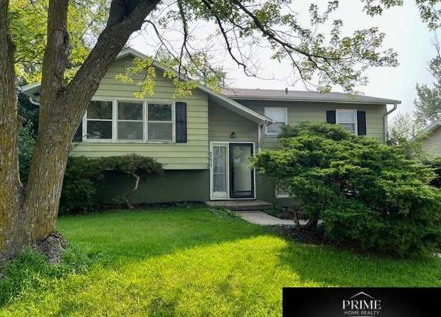 Property at 5615 N 68th St, Omaha, NE 68104, 3 beds, 1.5 baths