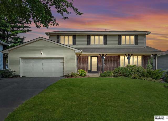 Property at 1410 S 134th St, Omaha, NE 68144, 4 beds, 2.5 baths