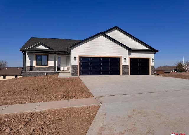 Property at 537 Woodsage Rd, Seward, NE 68434, 3 beds, 2.5 baths