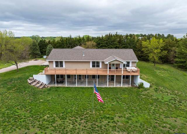 Property at 10977 NW 70th St, Raymond, NE 68428, 4 beds, 3 baths