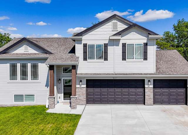 Property at 8111 S 198th St, Gretna, NE 68028, 3 beds, 2 baths