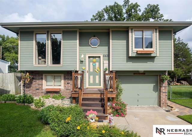 Property at 5431 S 48th Ave, Omaha, NE 68117, 2 beds, 1.5 baths
