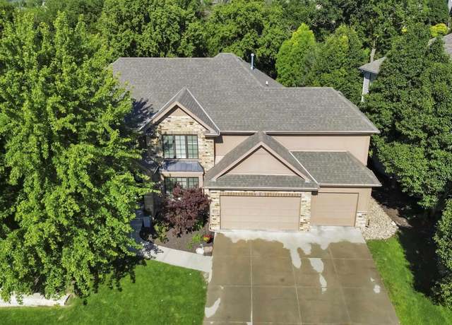 Property at 1228 S 200 St, Omaha, NE 68130, 5 beds, 4.5 baths