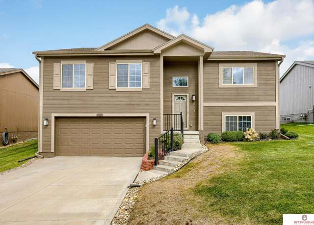 Property at 7415 N 139th Ave, Omaha, NE 68142, 3 beds, 2.5 baths