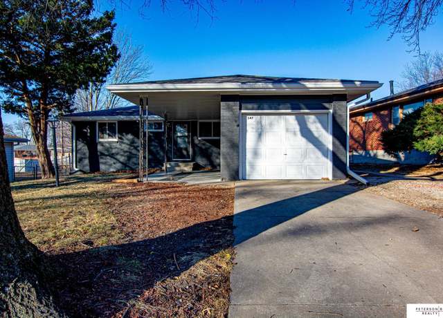 Property at 547 Skyway Rd, Lincoln, NE 68505, 3 beds, 2 baths