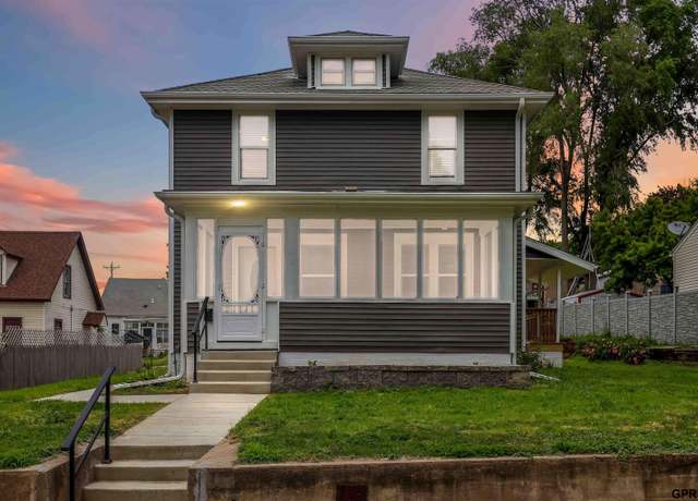 Property at 234 11th Ave, Council Bluffs, IA 51503, 4 beds, 2 baths