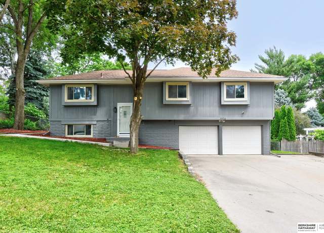 Property at 1324 S 162nd St, Omaha, NE 68130, 3 beds, 3 baths
