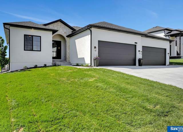 Property at 8939 Rocky Top Rd, Lincoln, NE 68526, 5 beds, 3 baths