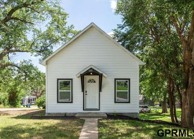 Property at 1001 Main St, Plattsmouth, NE 68048, 2 beds, 2 baths