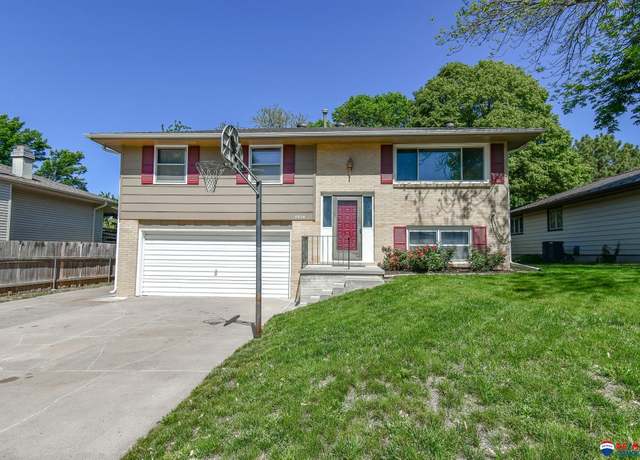 Property at 5924 Elkcrest Dr, Lincoln, NE 68516, 3 beds, 3 baths