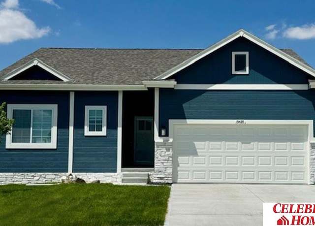 Property at 8212 N 175 Ave, Omaha, NE 68116, 3 beds, 2.5 baths