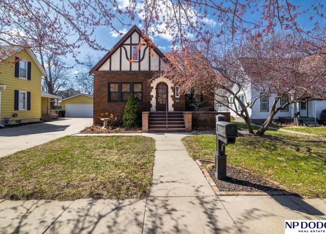 Property at 1429 N Park St, Fremont, NE 68025, 3 beds, 3 baths