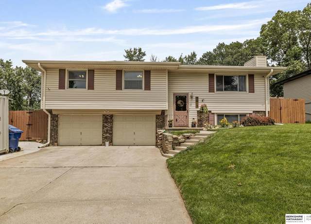 Property at 7917 Heather Ave, La Vista, NE 68128, 3 beds, 2.5 baths